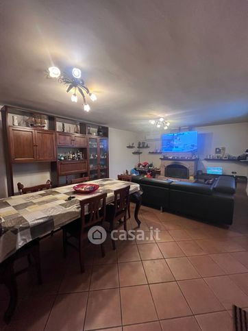 Casa bi/trifamiliare in residenziale in Via per Modena 202