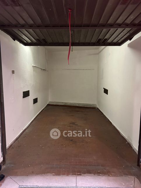 Garage/posto auto in residenziale in Via Conca del Naviglio 35