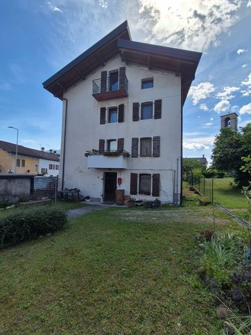 Villetta a schiera in residenziale in Via Vellai 31
