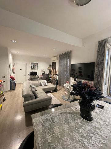 Appartamento in residenziale in Via Generale Francesco Pignatelli 8