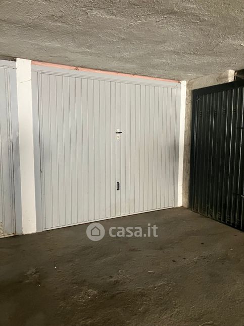 Box/posto auto in residenziale in Via Entracque 2