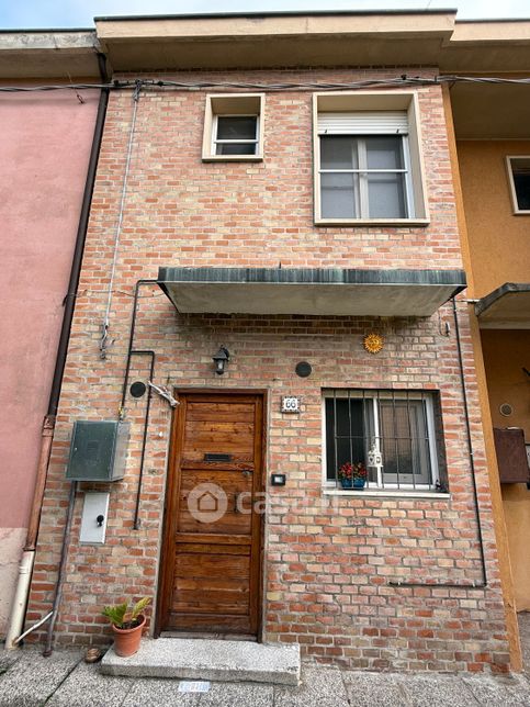 Appartamento in residenziale in Via Circonvallazione 66