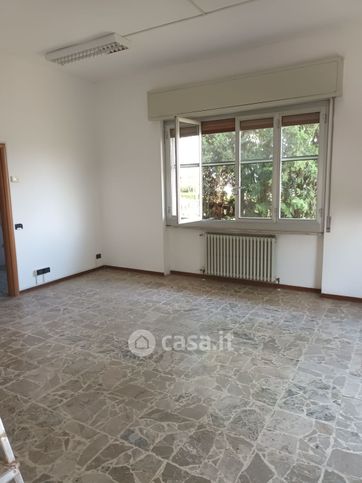 Ufficio in commerciale in Via bergamo