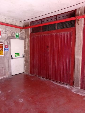 Box/posto auto in residenziale in Via Cristoforo Colombo 2