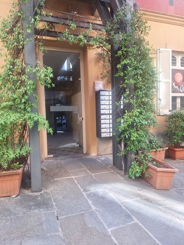 Attivitã /licenza (con o senza mura) in commerciale in Piazza XX Settembre 7