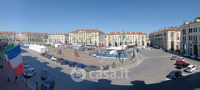 Ufficio in commerciale in Piazza Tancredi Galimberti 5