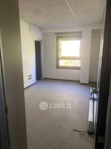 Ufficio in commerciale in Via de Barberi