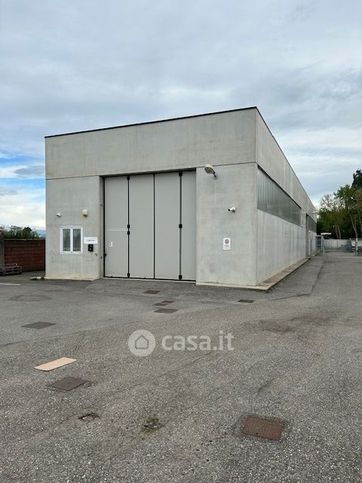 Capannone in commerciale in Via Nibbia 1