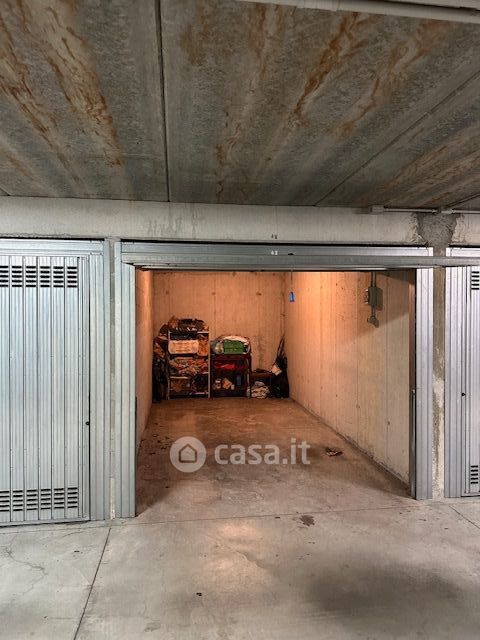 Garage/posto auto in residenziale in Via Nikolajevka 20