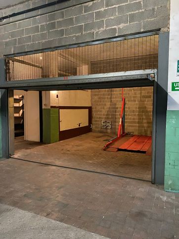 Box/posto auto in residenziale in Viale degli Ammiragli 85