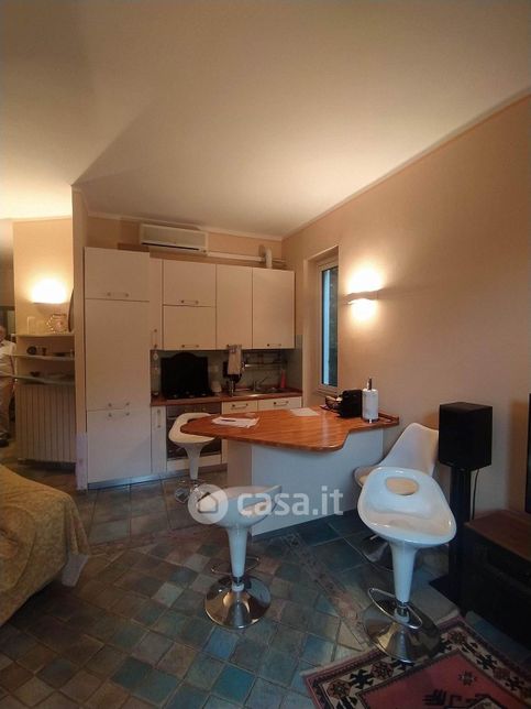 Appartamento in residenziale in Via Montecarlo 8