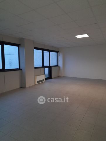 Ufficio in commerciale in Via Bruno Tosarelli 155