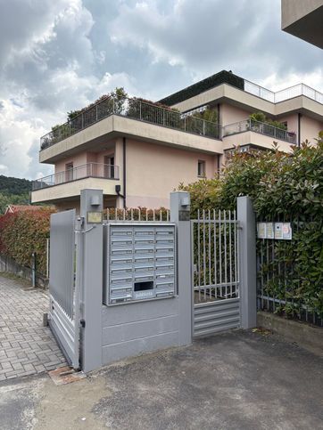 Box/posto auto in residenziale in Via Alberina 15