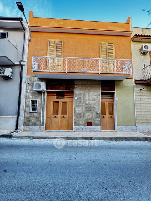 Casa indipendente in residenziale in Via Isonzo 12