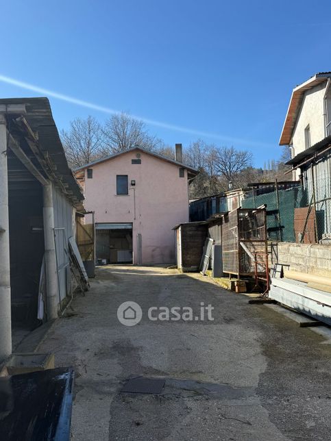 Capannone in commerciale in Strada Regionale 444