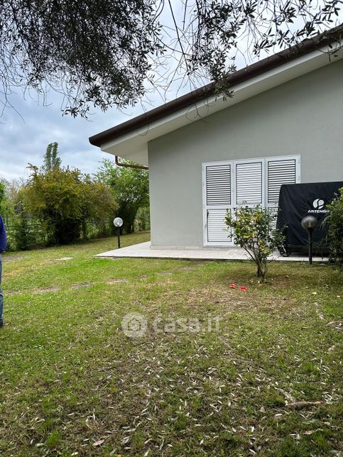 Casa bi/trifamiliare in residenziale in Viale della Repubblica