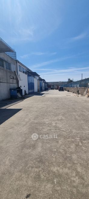 Capannone in commerciale in Via Scavata Case Rosse