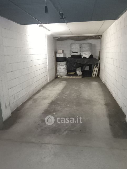 Garage/posto auto in residenziale in Via S. Denis