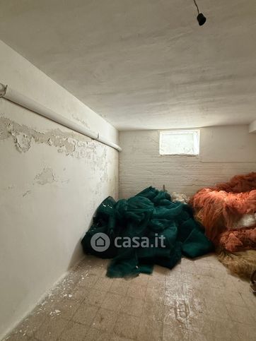 Box/posto auto in residenziale in Via Carbina