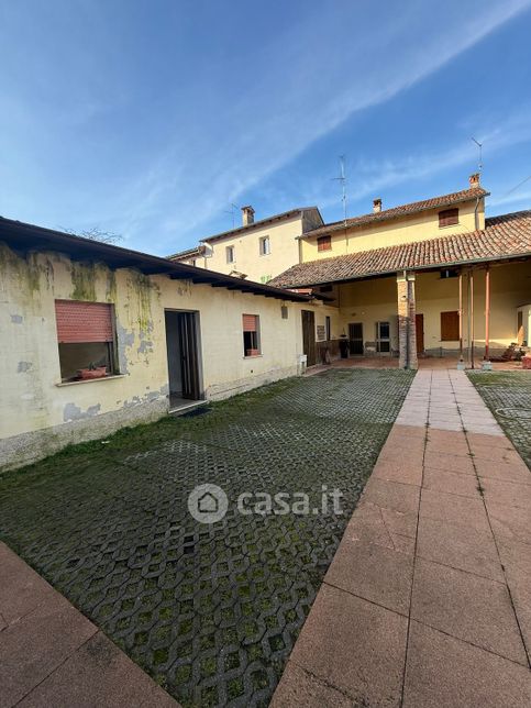 Casa indipendente in residenziale in Via Adamello