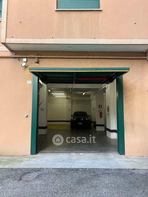 Garage/posto auto in residenziale in Via Manfredo Fanti 19