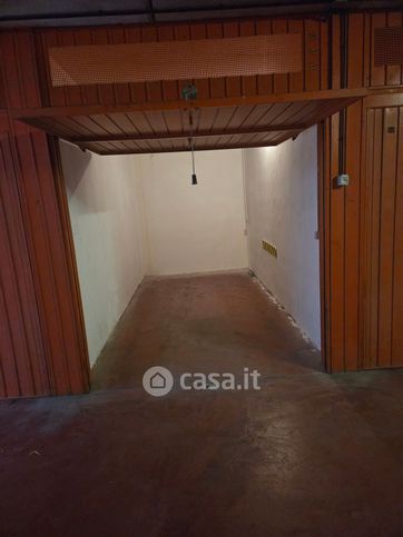 Box/posto auto in residenziale in Corso Agostino Ricci 47 R