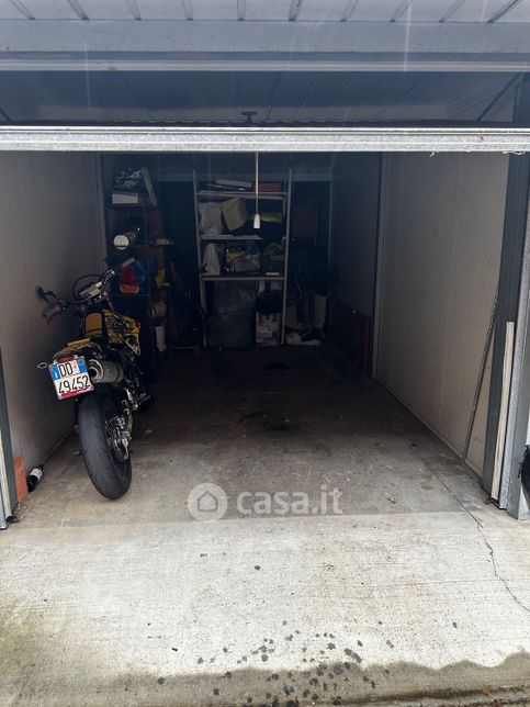 Garage/posto auto in residenziale in Corso Torino 27