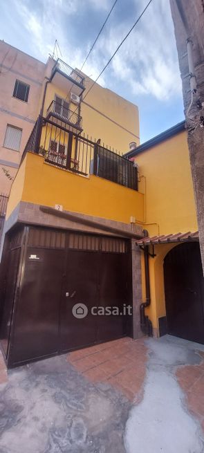 Casa indipendente in residenziale in Via Rocche