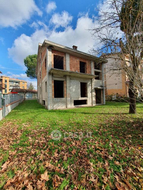 Casa indipendente in residenziale in 