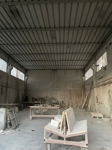 Capannone in commerciale in Via Biasuzzi