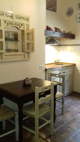 Appartamento in residenziale in Via Laura