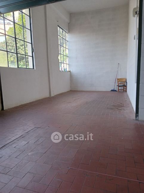 Box/posto auto in residenziale in Via Pasquale Berghini 9