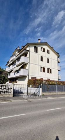Box/posto auto in residenziale in Via Volturno 45