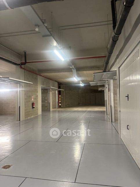 Box/posto auto in residenziale in Via Alserio 22