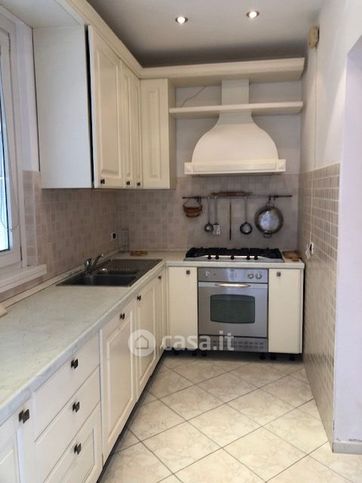 Appartamento in residenziale in Via R. Sanzio 38