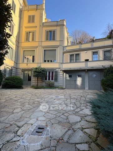 Appartamento in residenziale in Via Bezzecca 10