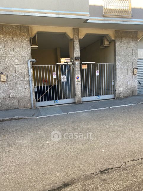 Box/posto auto in residenziale in Via Madonna delle Grazie 39