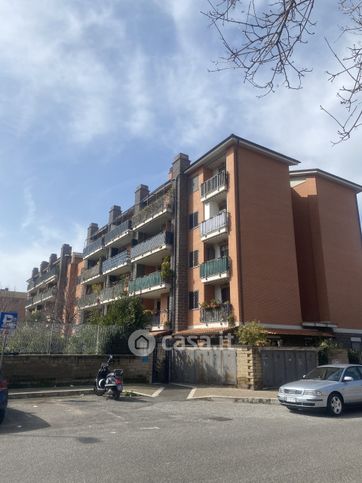 Ufficio in commerciale in Via Ferruccio Amendola 8