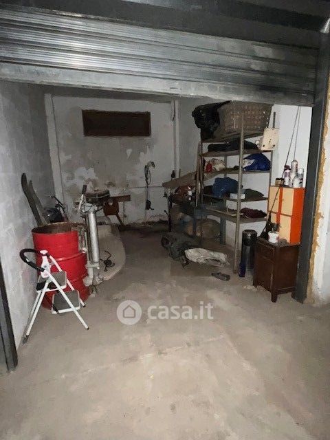 Garage/posto auto in residenziale in Via Picentia 16