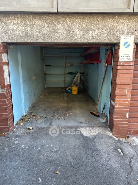 Box/posto auto in residenziale in Via Raimondo Battera