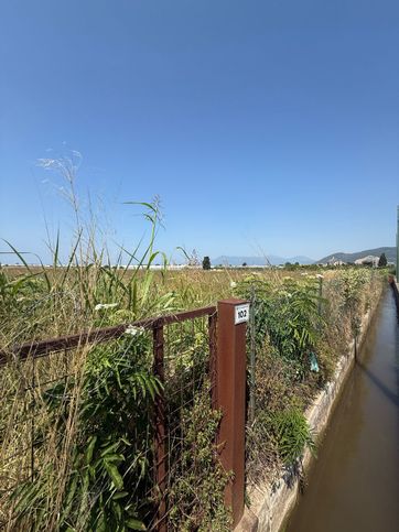 Terreno agricolo in commerciale in Via Mar Tirreno 102