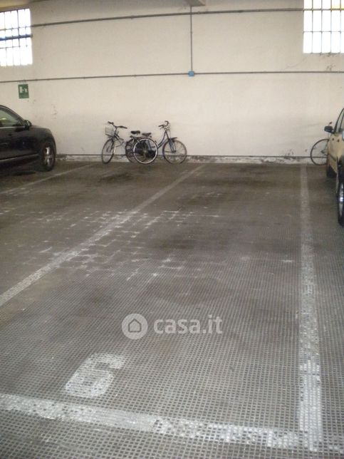 Garage/posto auto in residenziale in Via Alberto Lollio 12