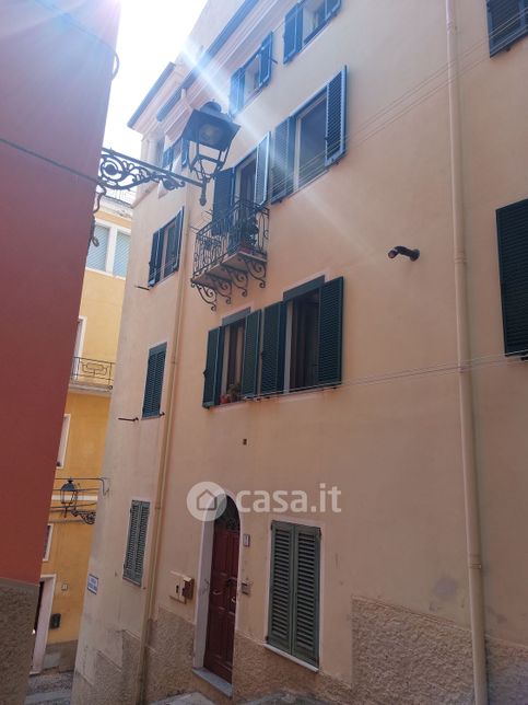 Casa indipendente in residenziale in Piazza Duchessa Borgia 4