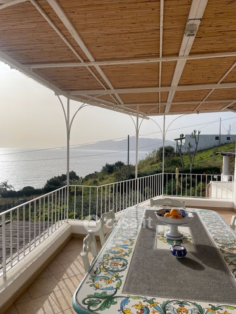 Casa indipendente in residenziale in Via Faro 4