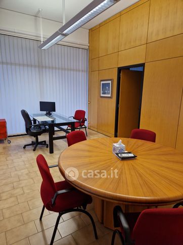 Ufficio in commerciale in Via Vallenoncello 8