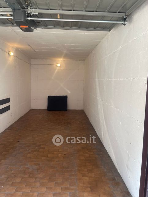 Garage/posto auto in residenziale in Via Aldo Moro 13