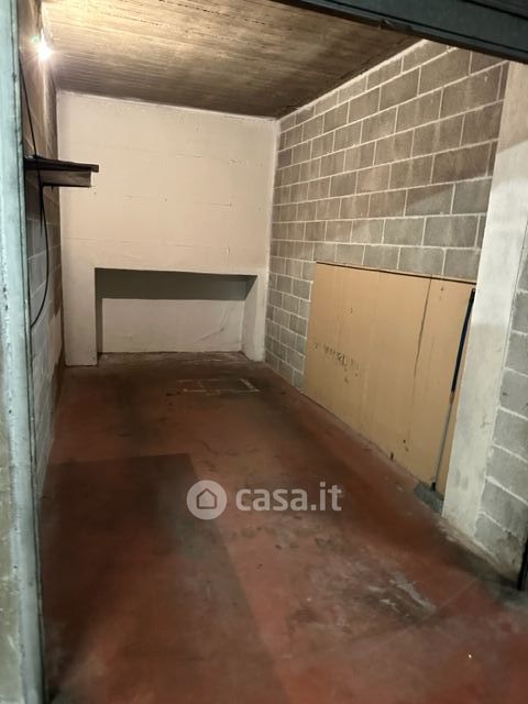 Box/posto auto in residenziale in Via Gambasca 16