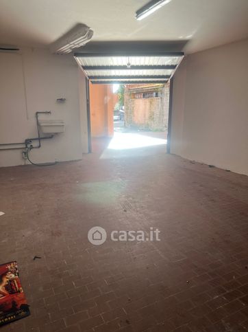 Box/posto auto in residenziale in Piazza Tito Bernardini