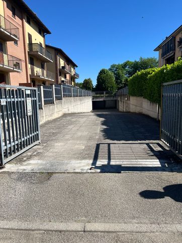 Box/posto auto in residenziale in Via Giovanni Amendola 21