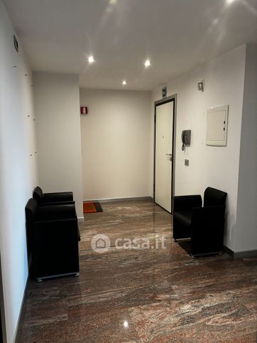 Ufficio in commerciale in Via Fratelli Rondina